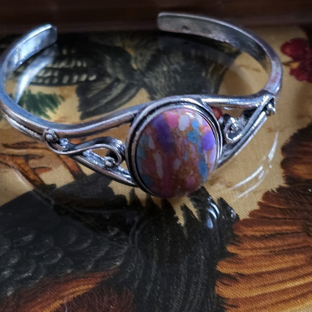 Silver and Red Twisted Pattern Bracelet